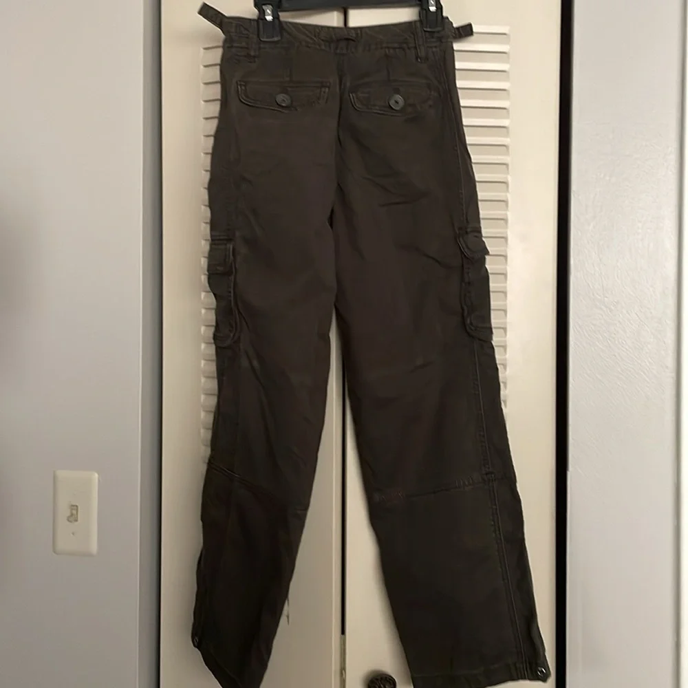Ann Taylor Loft cargo pants size 0P - Picture 2 of 4